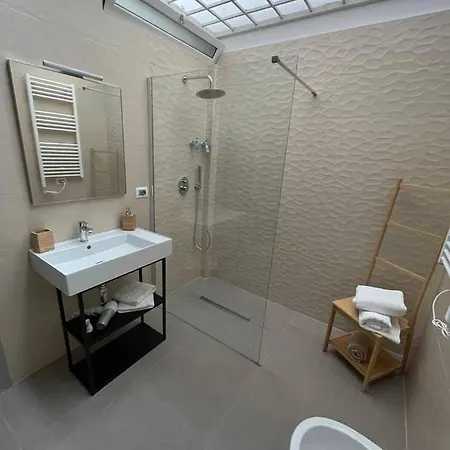 Alex Comfort House * 바리
