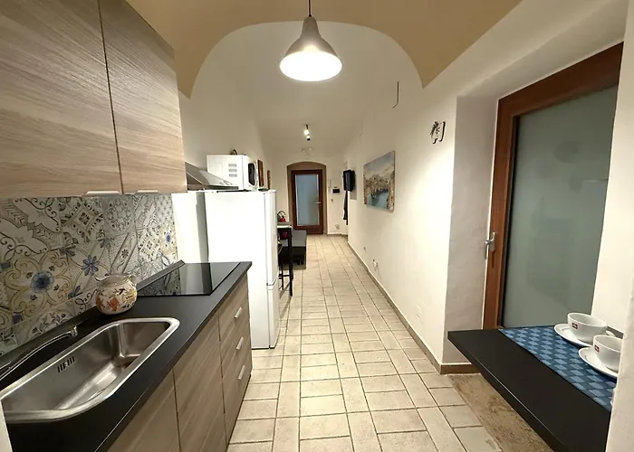 Alex Comfort House * Bari